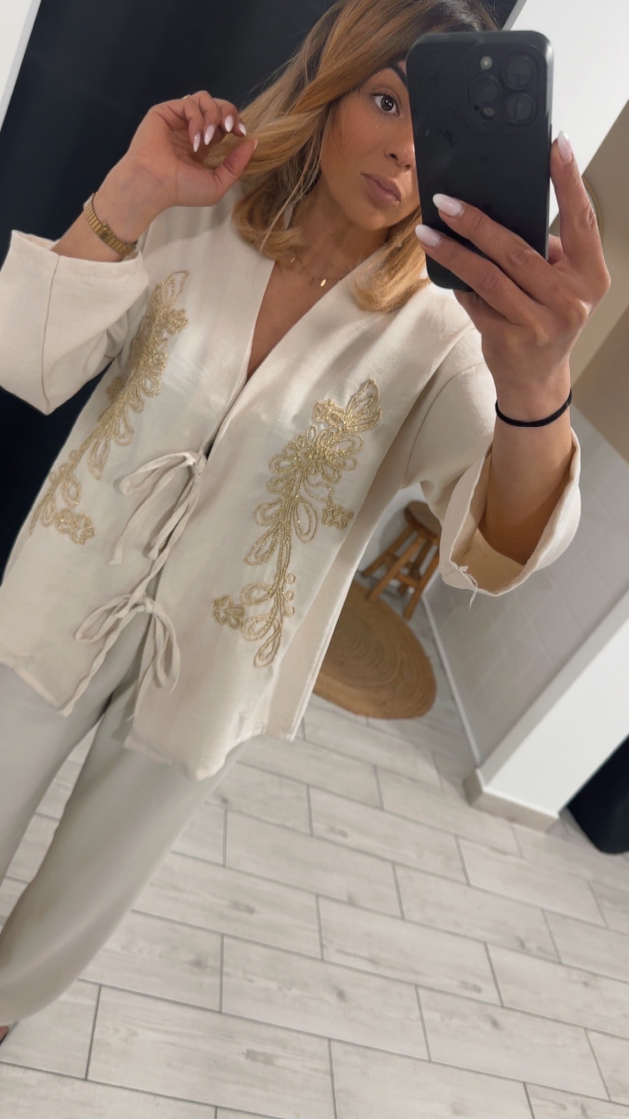 Ensemble brodé beige