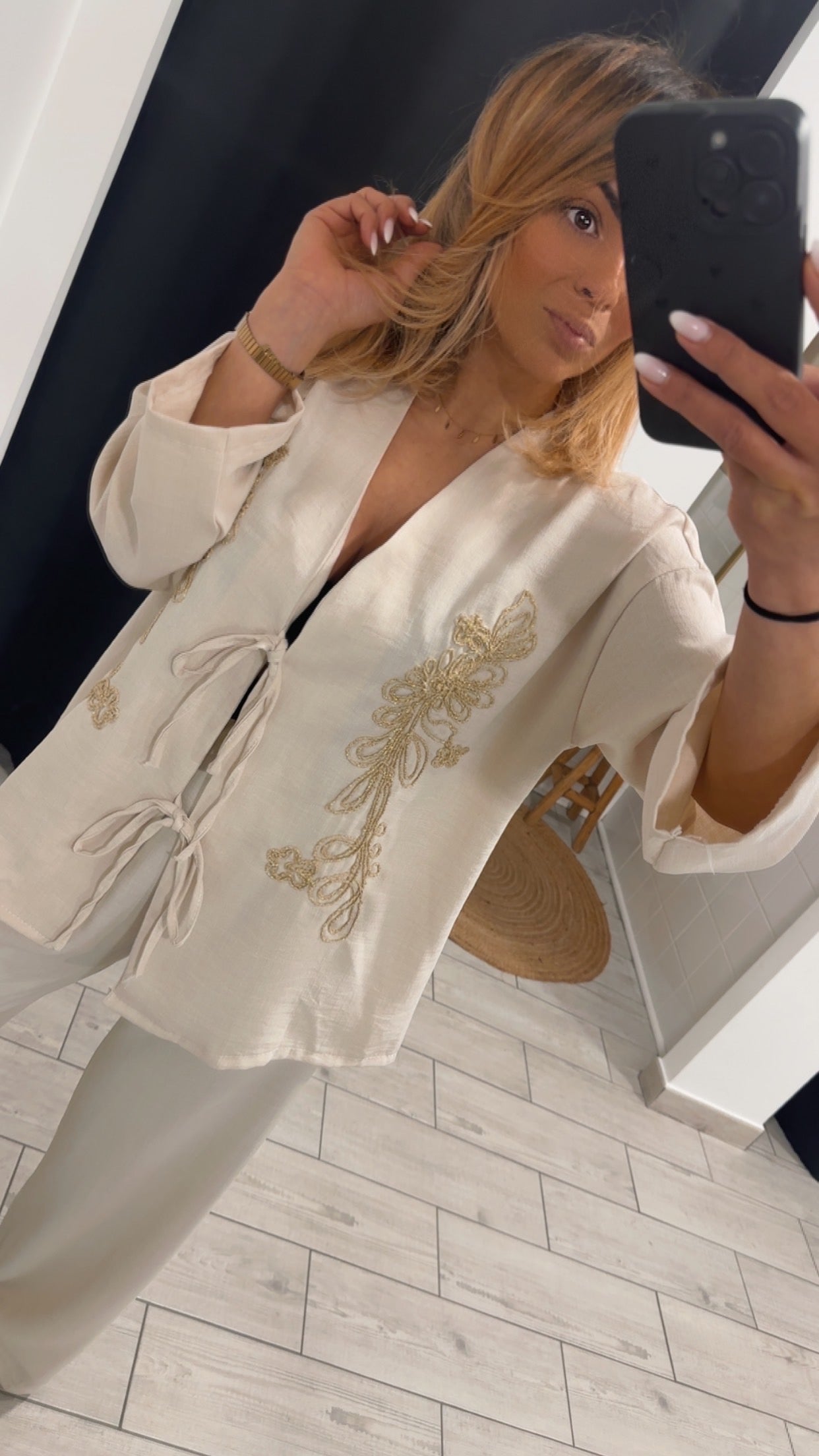 Ensemble brodé beige