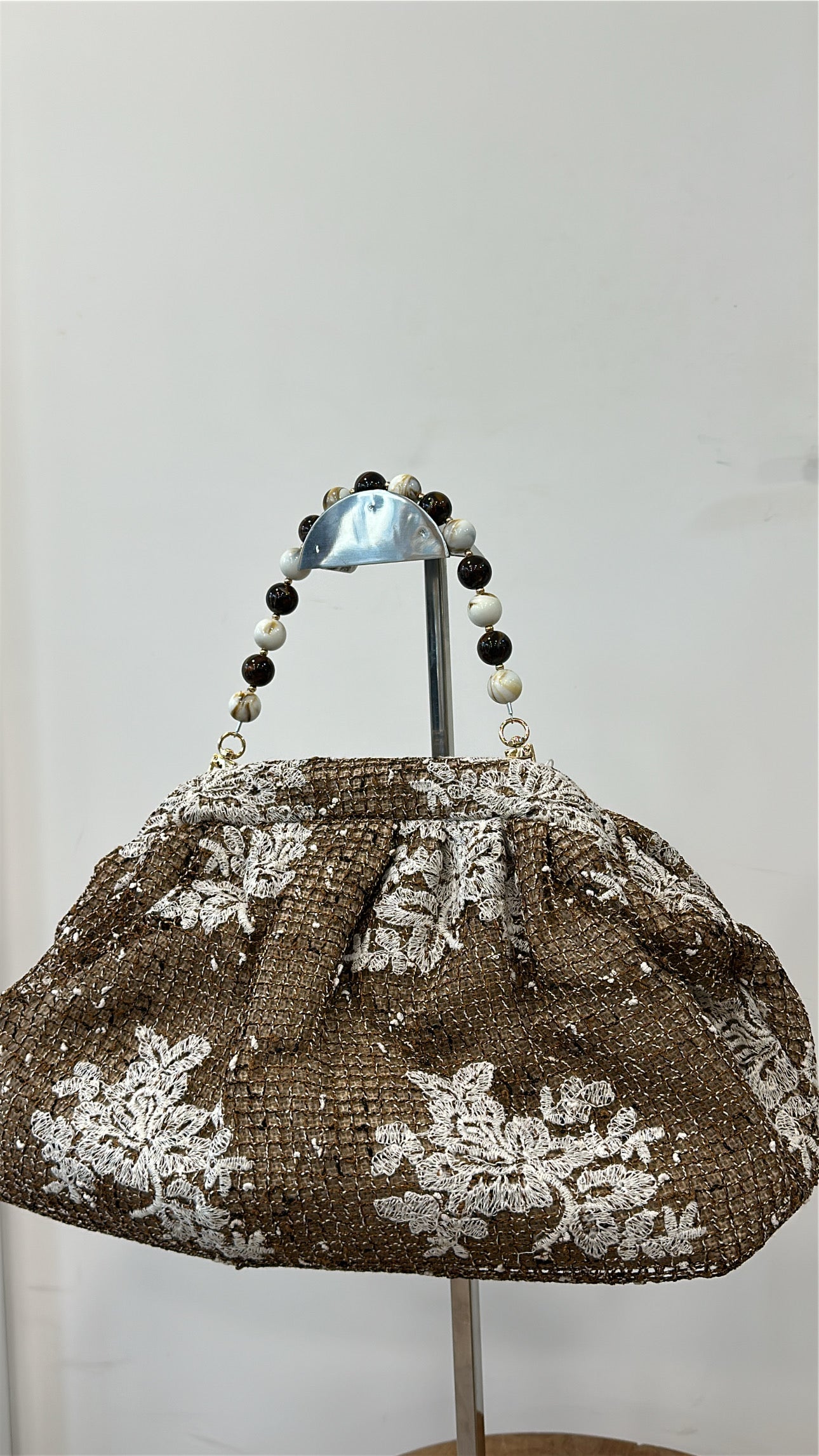 Pochette brodée