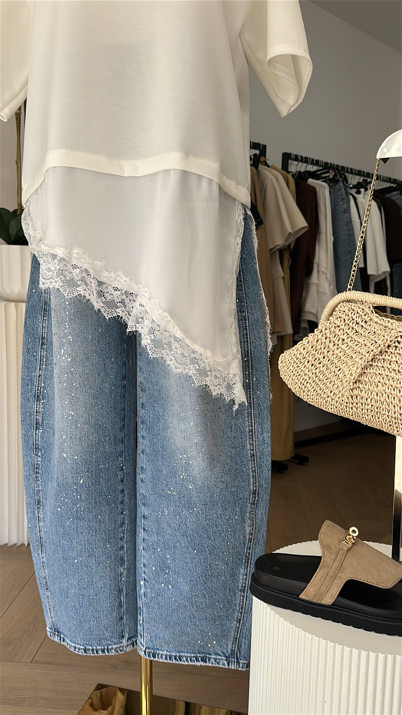 Camiseta gruesa con detalle de encaje