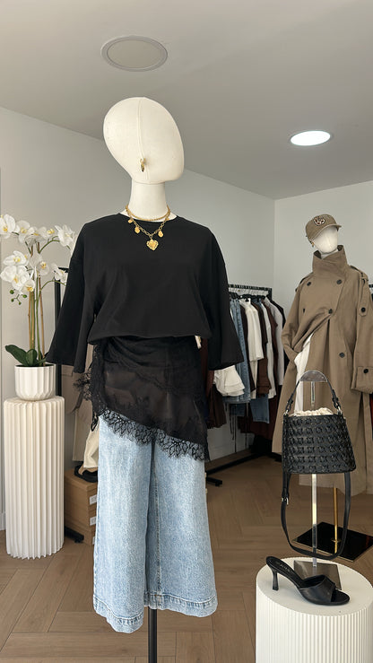 Camiseta gruesa con detalle de encaje