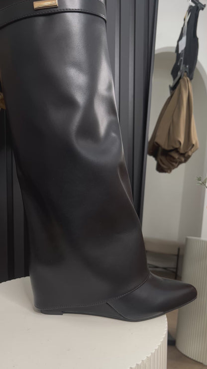 Bota de tacón